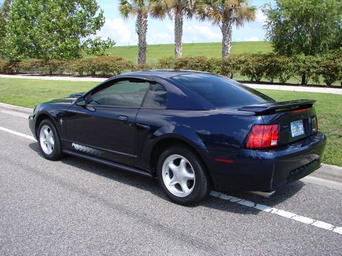 Used 2003 Ford Mustang Coupe image 6