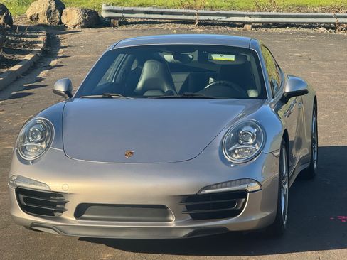 Used 2013 Porsche 911 Carrera 4S image 2