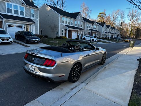 Used 2020 Ford Mustang Premium RWD image 6