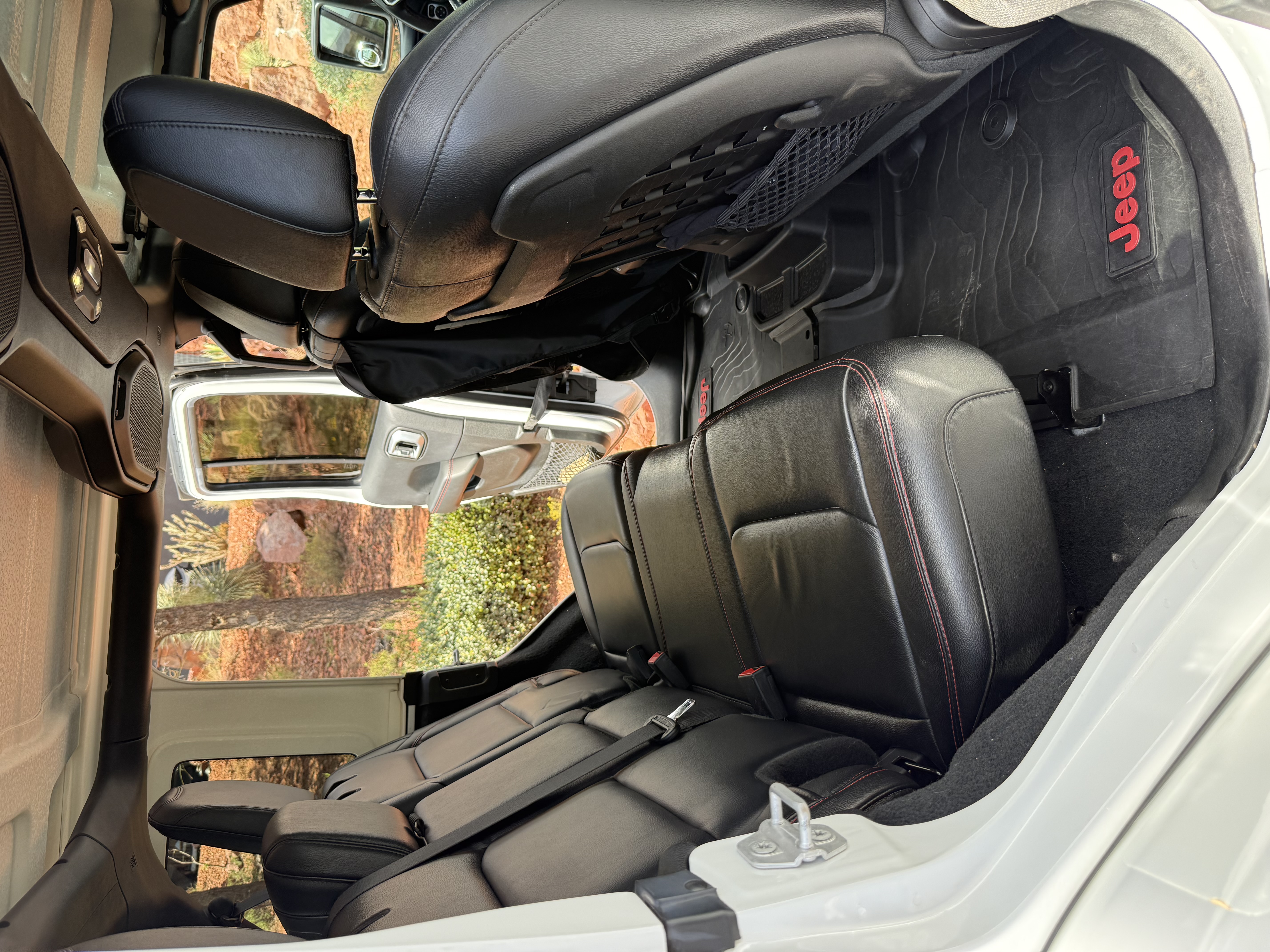 Used 2019 Jeep Wrangler Unlimited Rubicon AWD/4WD image 11