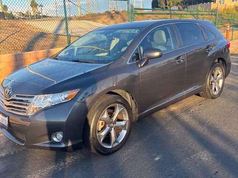 Used 2012 Toyota Venza LE image 3