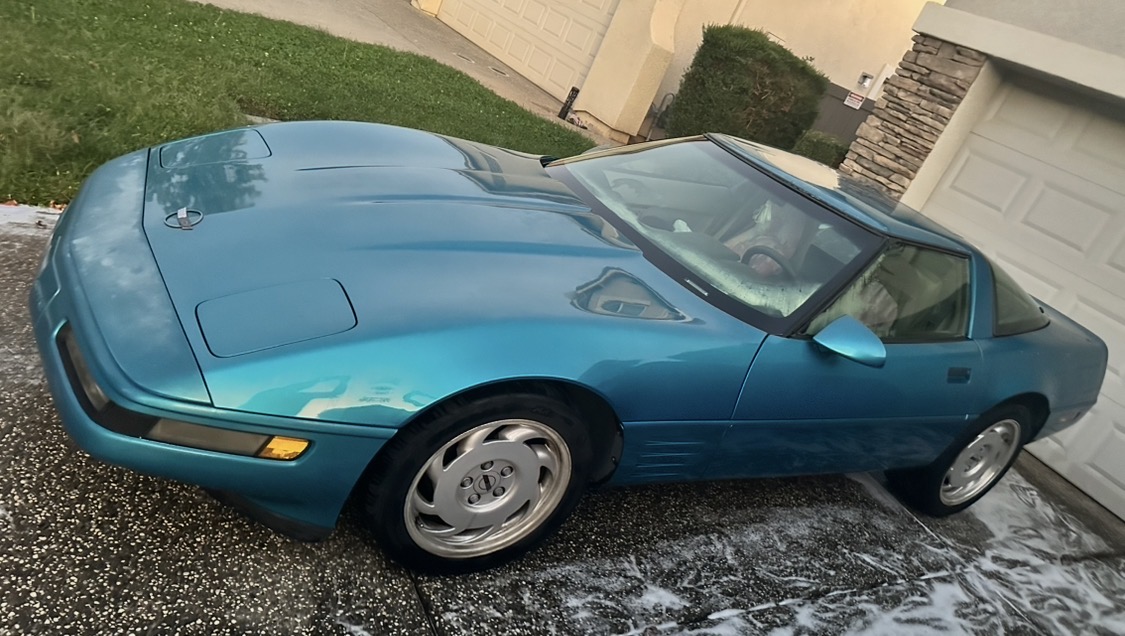 Used 1992 Chevrolet Corvette Coupe RWD image 1