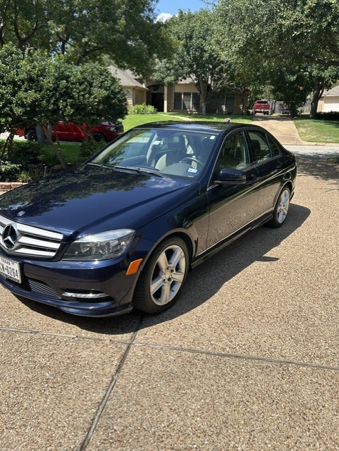 Used 2011 Mercedes-Benz C 300 Sedan image 5