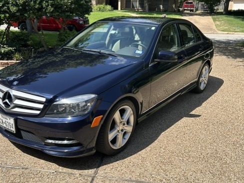 Used 2011 Mercedes-Benz C 300 Sedan image 5