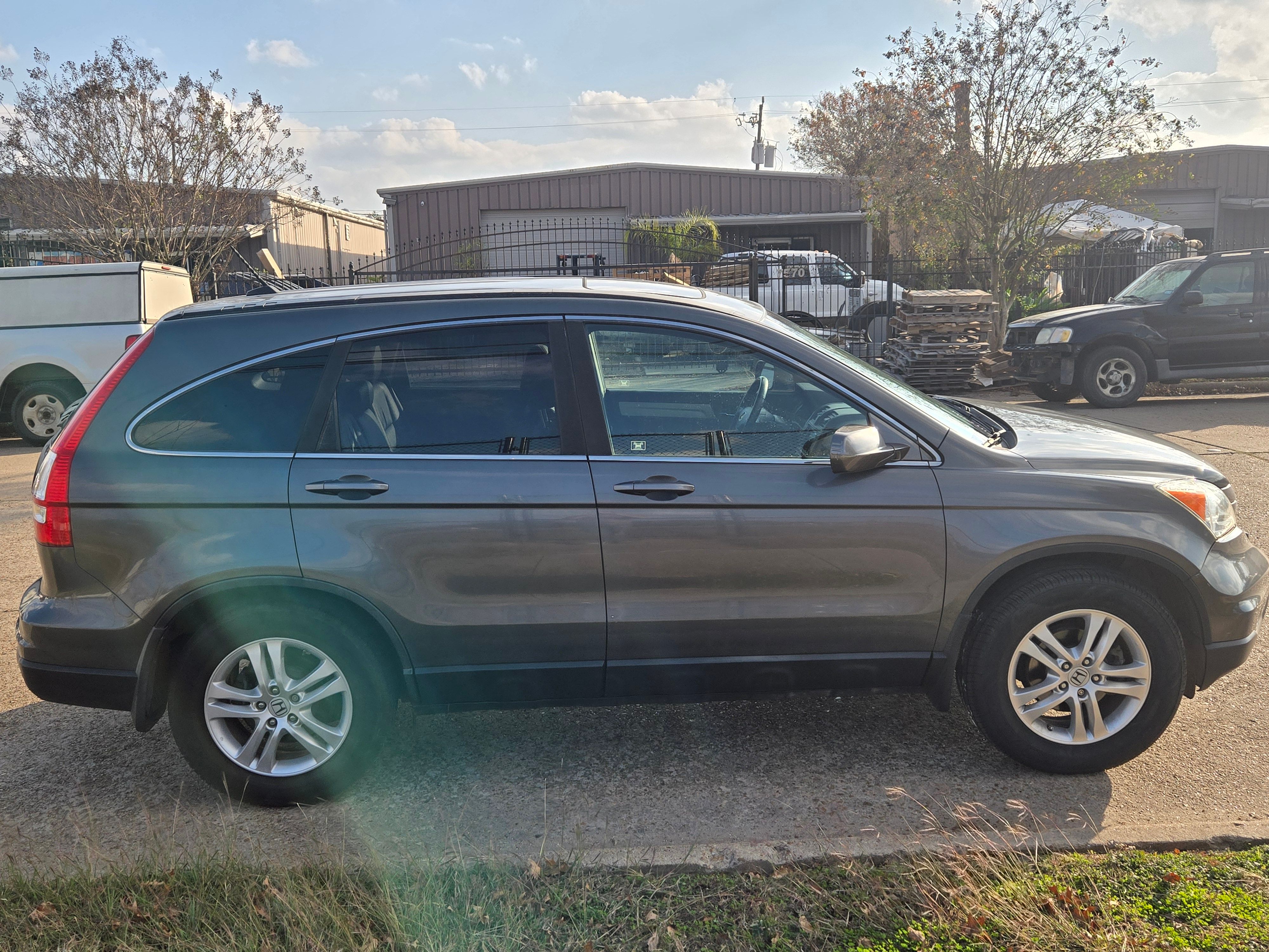 Used 2011 Honda CR-V EX-L image 9