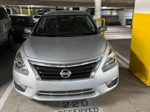 Used 2015 Nissan Altima 2.5 S w/ Power Driver Seat Package image 2