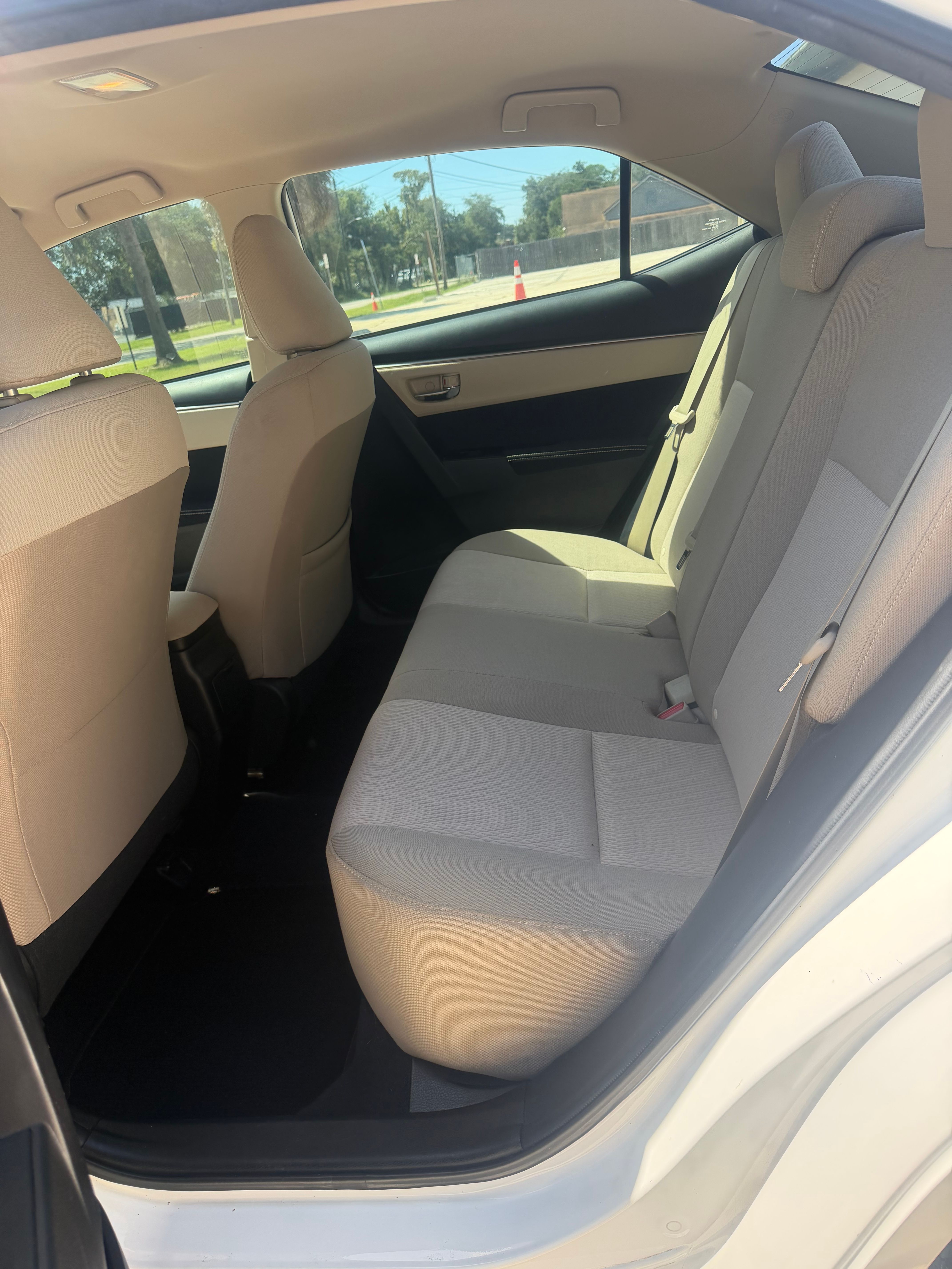 Used 2014 Toyota Corolla LE FWD image 12