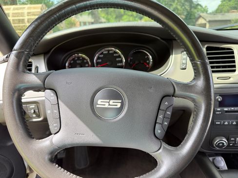 Used 2006 Chevrolet Monte Carlo SS w/ Convenience Package FWD image 13