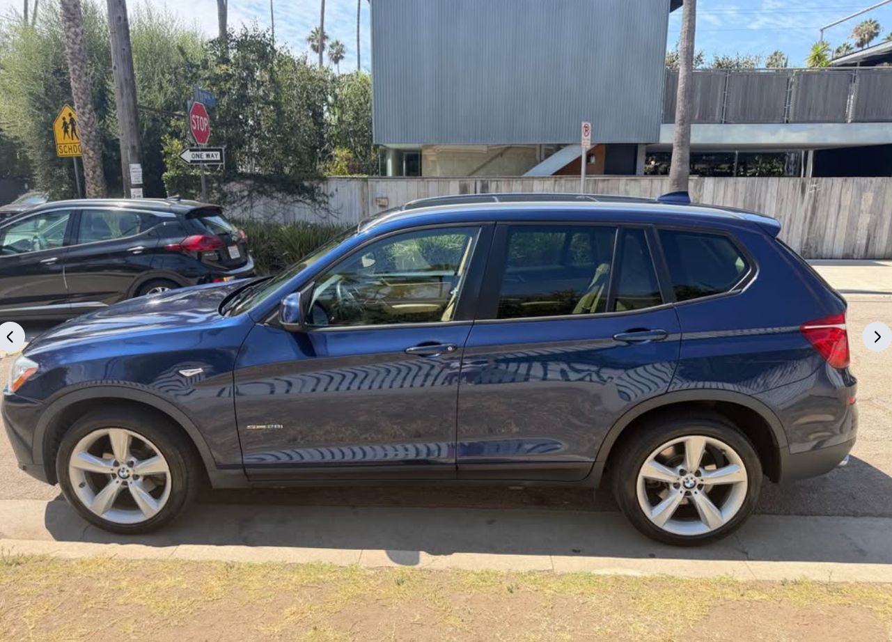 Used 2017 BMW X3 sDrive28i RWD image 1