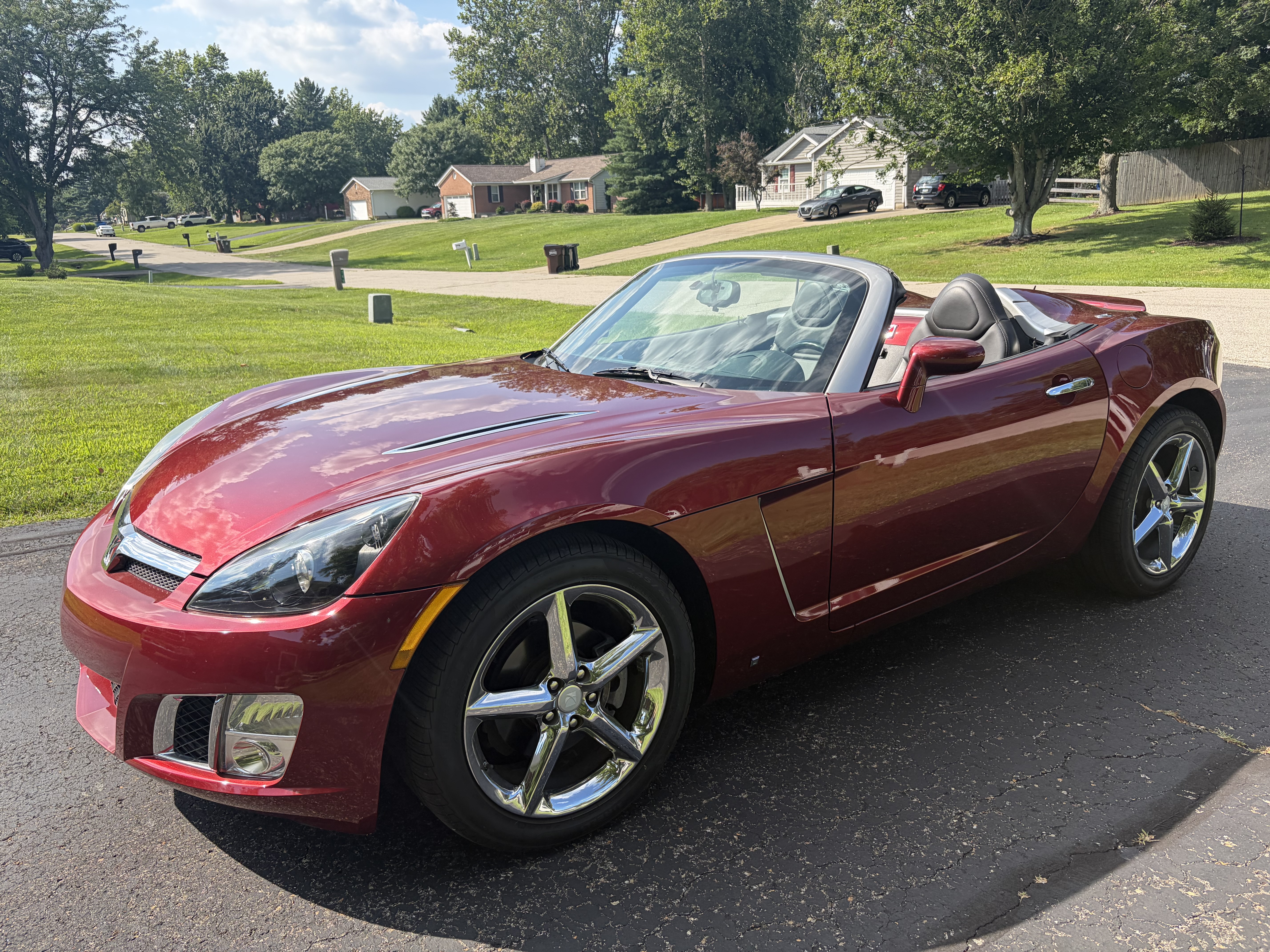 Used 2009 Saturn Sky Red Line RWD image 1