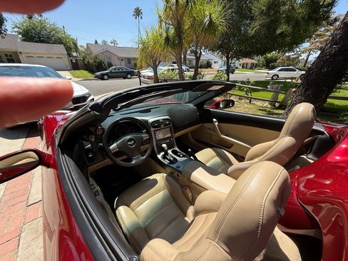 Used 2006 Chevrolet Corvette Convertible w/ Preferred Equipment Group RWD image 17