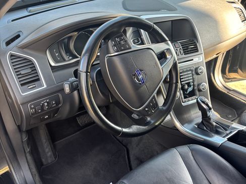 Used 2015 Volvo XC60 T6 Platinum w/ Climate Package image 8