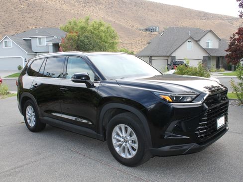 Used 2024 Toyota Grand Highlander AWD Hybrid image 1