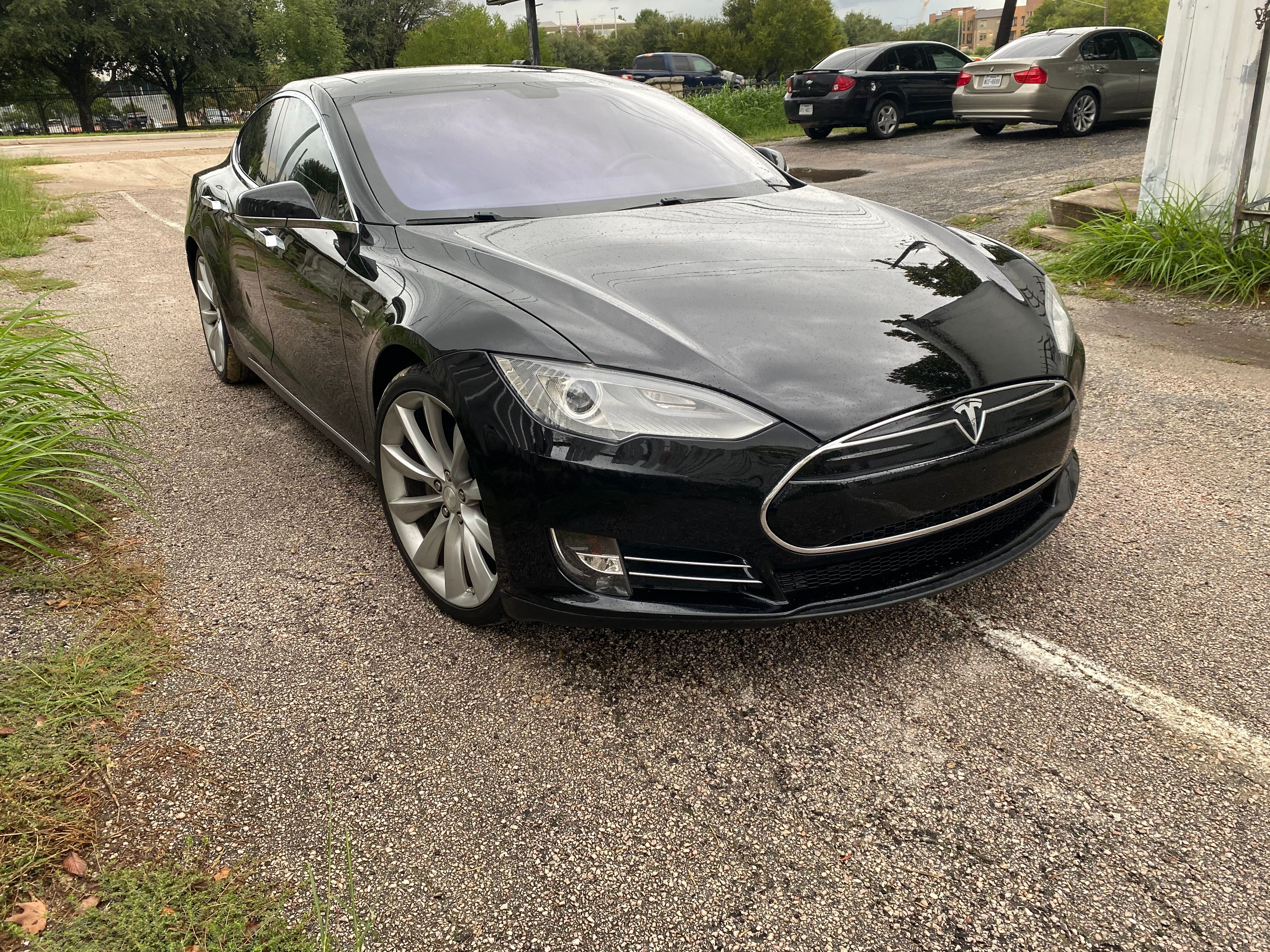 Used 2012 Tesla Model S Signature Performance RWD image 2