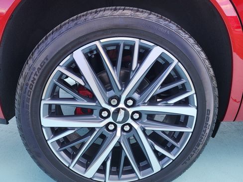 Used 2025 Cadillac XT6 Sport w/ Platinum Package image 2