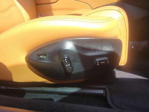 Used 2015 Maserati GranTurismo Convertible image 4