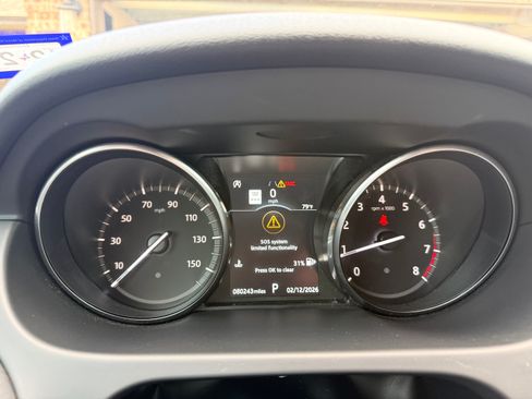 Used 2018 Land Rover Discovery Sport HSE image 12