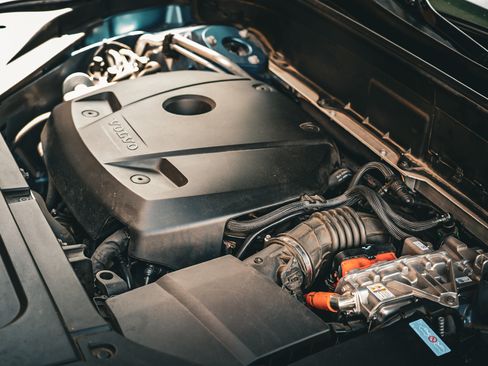 Used 2016 Volvo XC90 T8 R-Design image 20