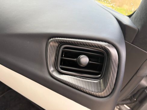 Used 2022 Aston Martin V8 Vantage Coupe image 24