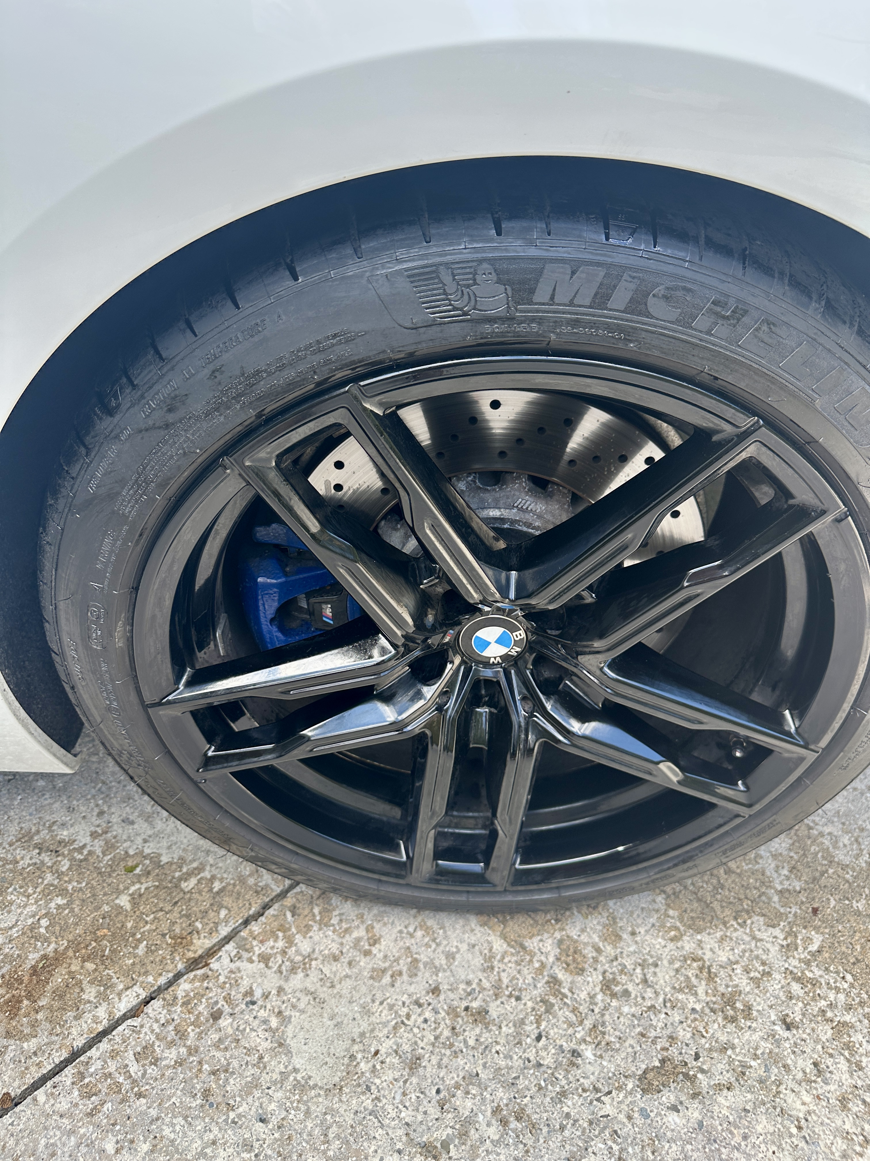 Used 2020 BMW M8 Competition w/ M Carbon Exterior Package AWD/4WD image 23