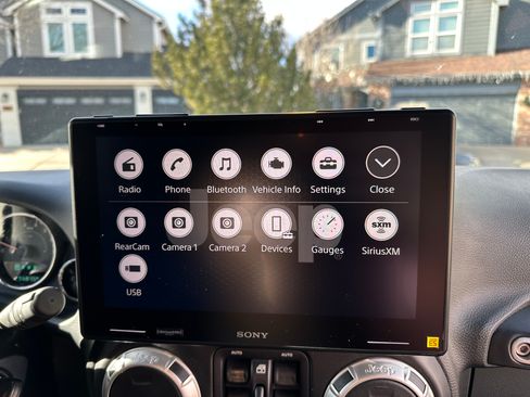 Used 2016 Jeep Wrangler Unlimited Sahara w/ Connectivity Group image 18