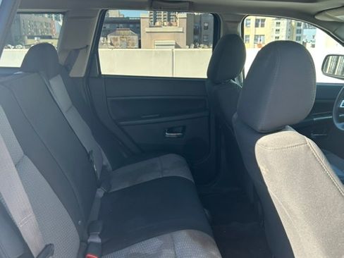 Used 2009 Jeep Grand Cherokee Laredo AWD/4WD image 5