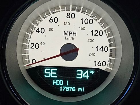 Used 2010 Dodge Challenger R/T image 5