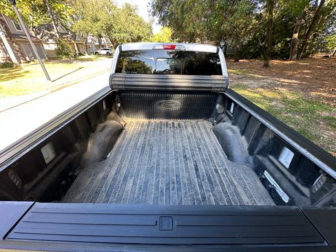 Used 2018 Ford F150 XLT w/ Equipment Group 302A Luxury image 17