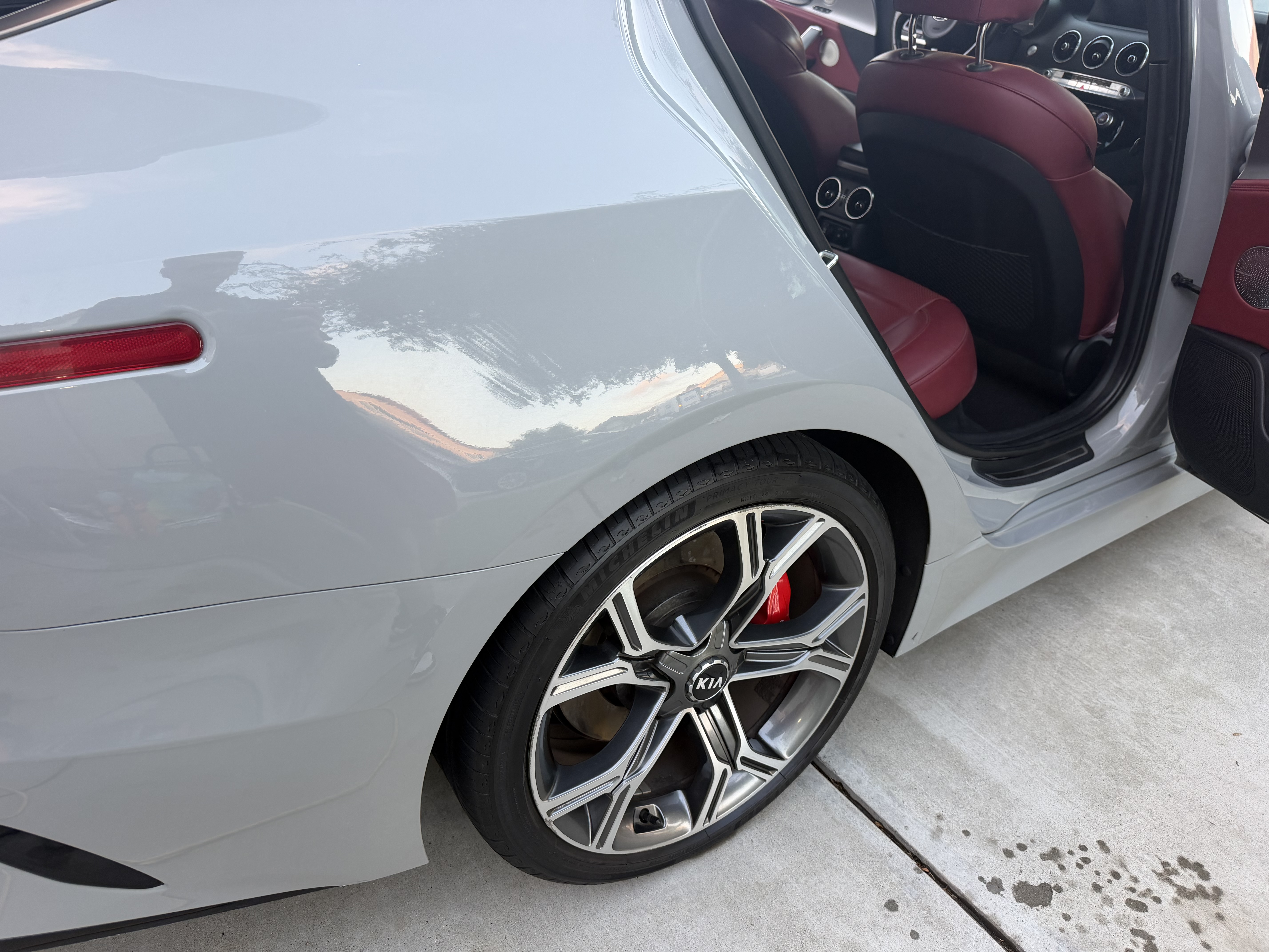 Used 2018 Kia Stinger GT2 AWD/4WD image 14