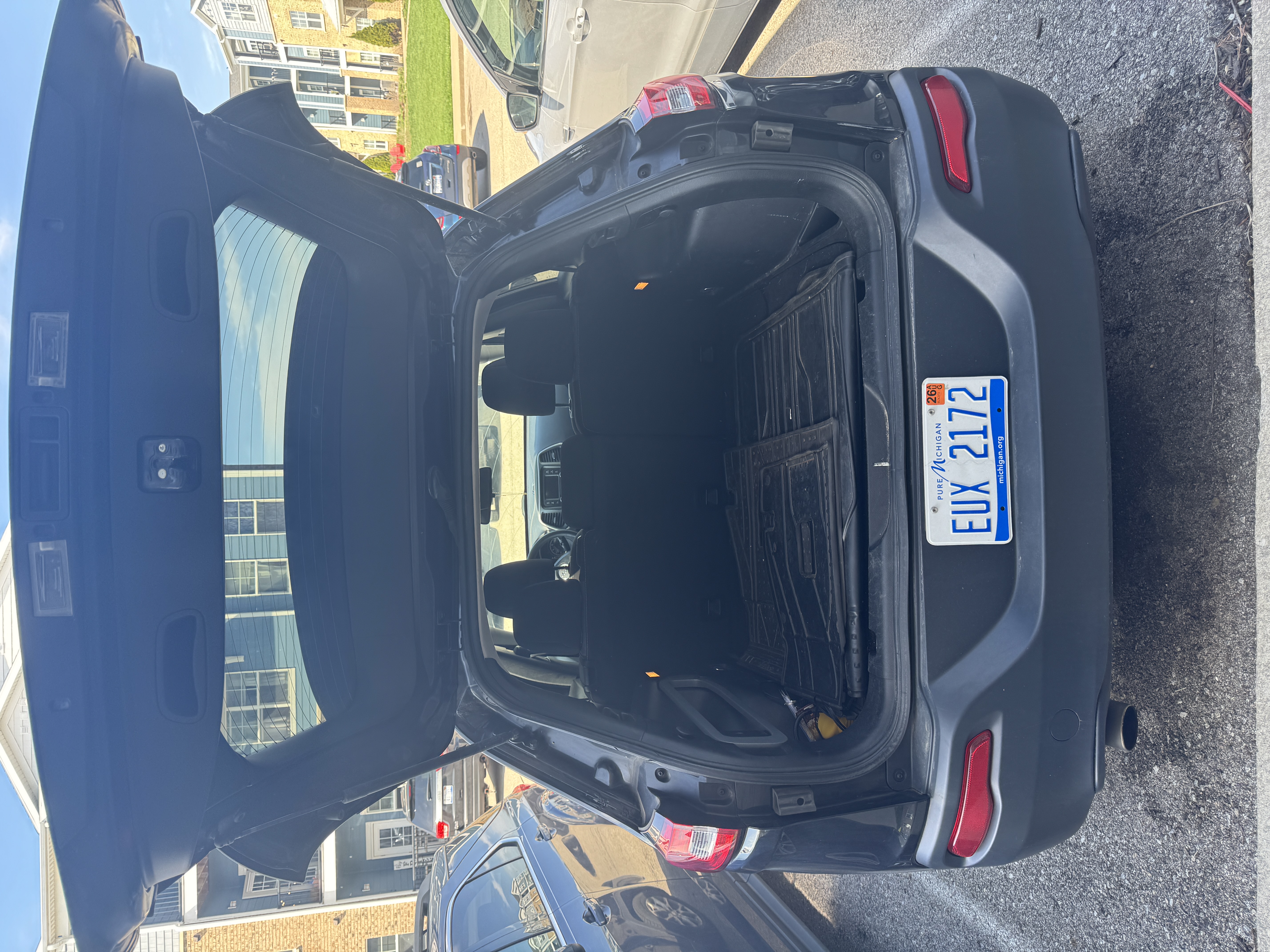 Used 2016 Jeep Cherokee Sport FWD image 11