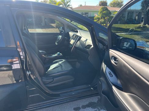 Used 2015 Nissan Leaf SL w/ Premium Package image 9