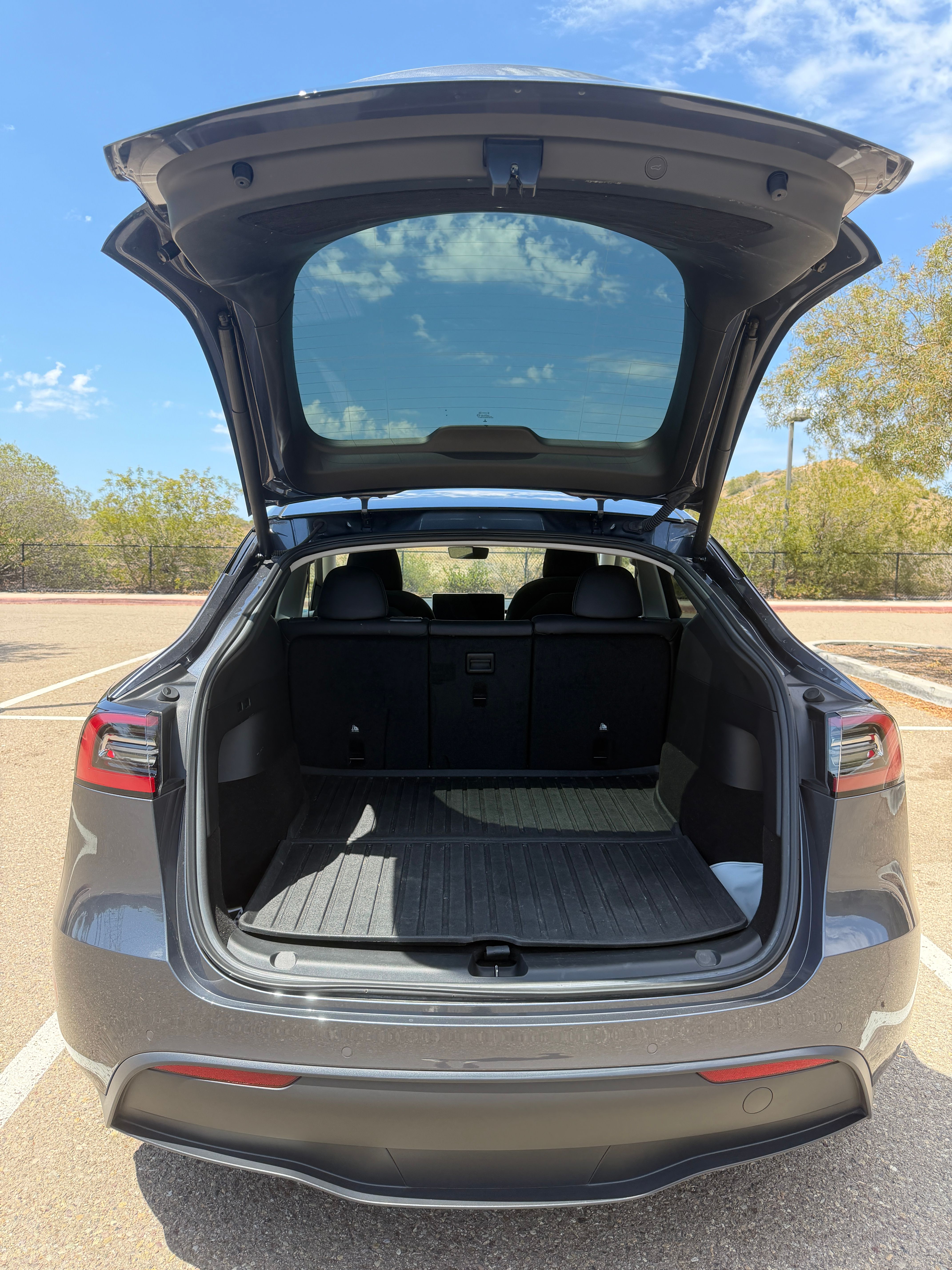 Used 2022 Tesla Model Y Long Range AWD/4WD image 5