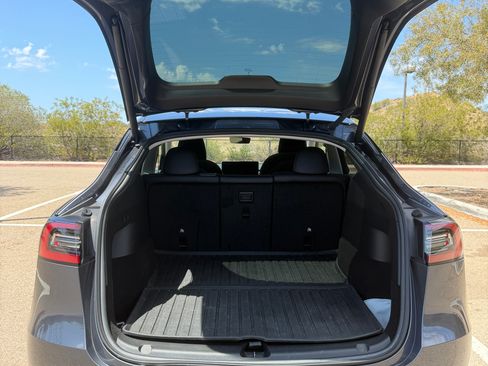 Used 2022 Tesla Model Y Long Range AWD/4WD image 5