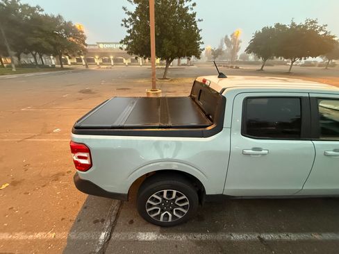 Used 2024 Ford Maverick Lariat image 2