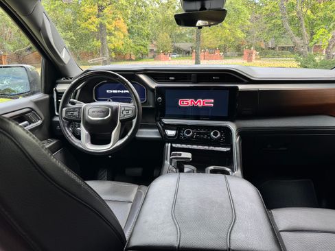 Used 2024 GMC Sierra 1500 Denali image 11