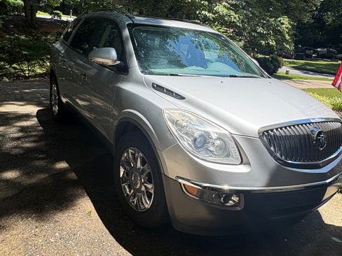 Used 2011 Buick Enclave CXL w/ Trailering Provision Package FWD image 6