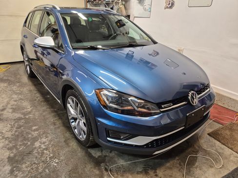 Used 2019 Volkswagen Golf Alltrack SE image 4