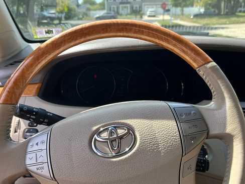 Used 2006 Toyota Avalon Limited image 9