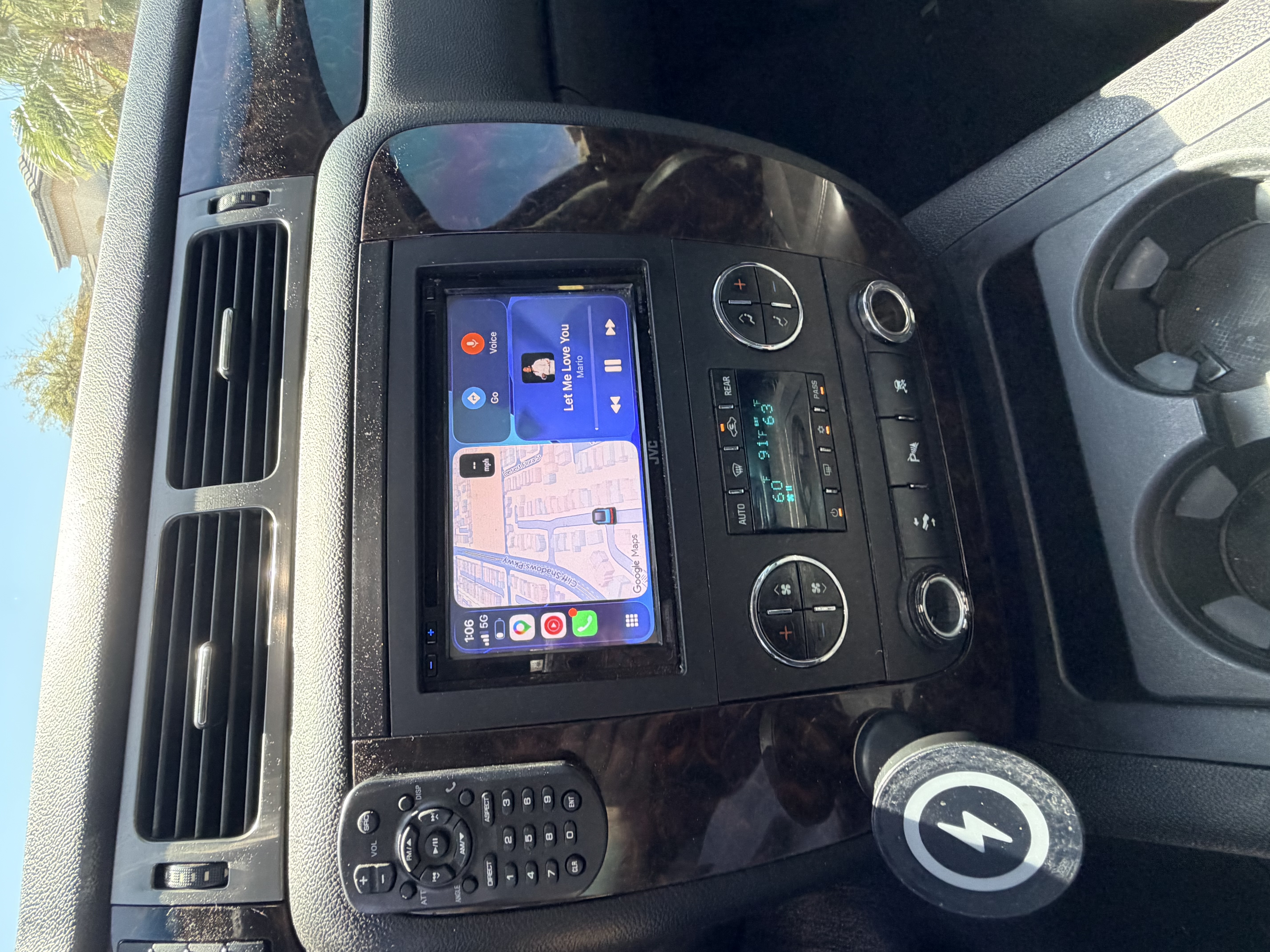 Used 2010 GMC Yukon XL Denali AWD/4WD image 14