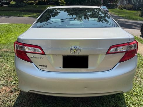Used 2014 Toyota Camry FWD image 25