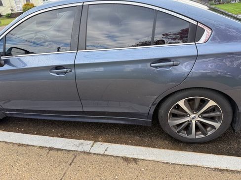 Used 2015 Subaru Legacy 2.5i Limited AWD/4WD image 4