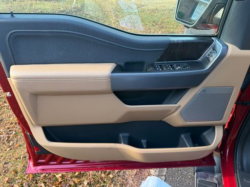 Used 2022 Ford F150 Lariat w/ Equipment Group 502A High image 11