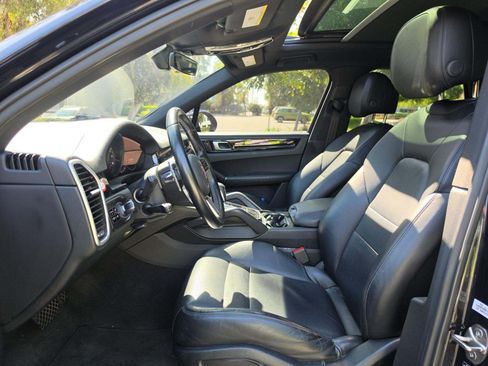 Used 2019 Porsche Cayenne AWD/4WD image 12