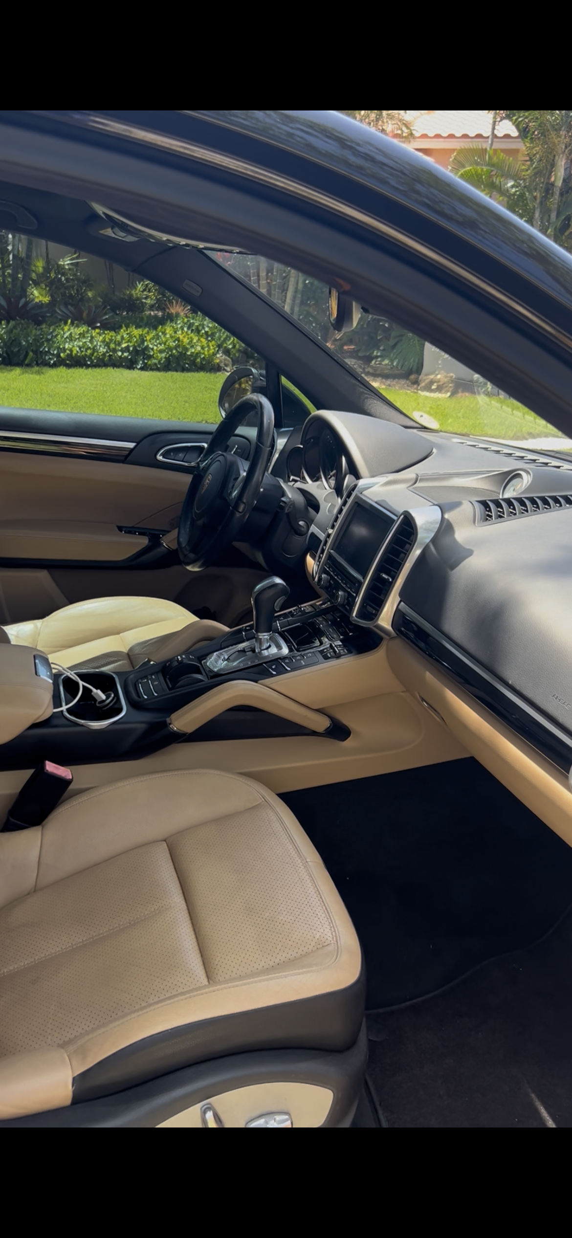 Used 2014 Porsche Cayenne Platinum Edition AWD/4WD image 4