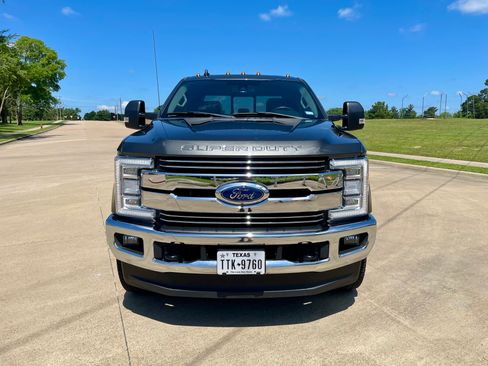 Used 2019 Ford F250 Lariat w/ Lariat Ultimate Package AWD/4WD image 2