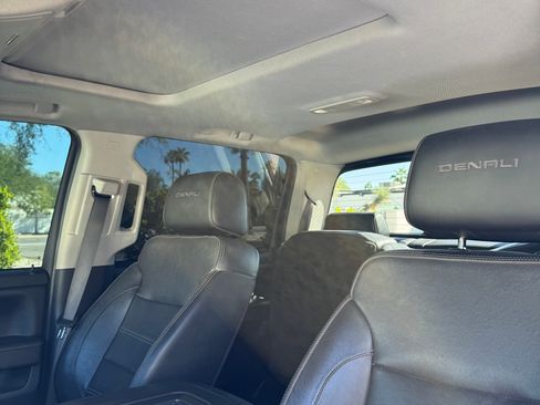 Used 2019 GMC Sierra 2500 Denali w/ Duramax Plus Package AWD/4WD image 15