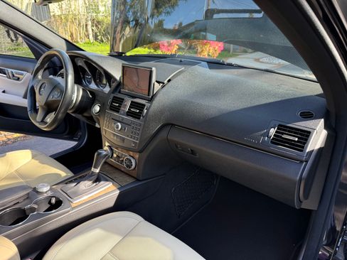 Used 2010 Mercedes-Benz C 63 AMG Sedan image 20