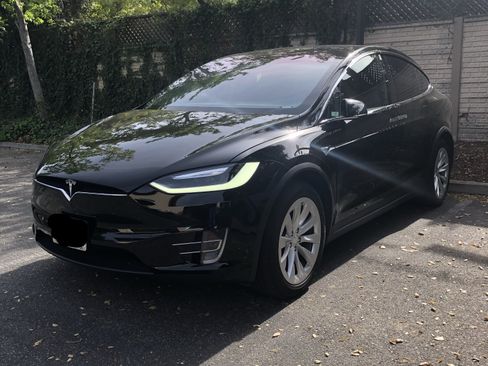 Used 2016 Tesla Model X 75D image 2