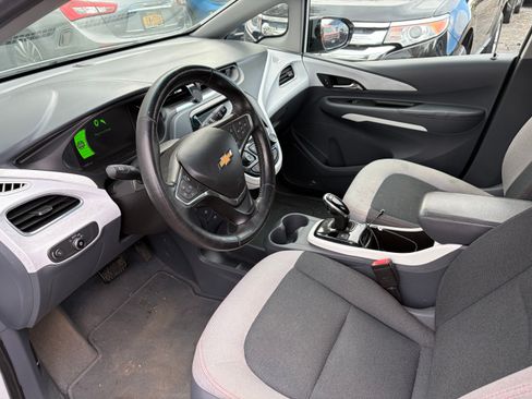Used 2017 Chevrolet Bolt LT image 6