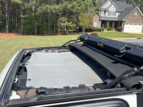 Used 2010 Jeep Wrangler Sahara w/ Dual Top Group image 8